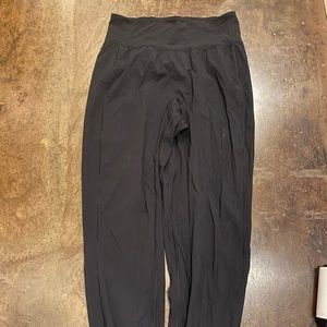 Lululemon black joggers size 6